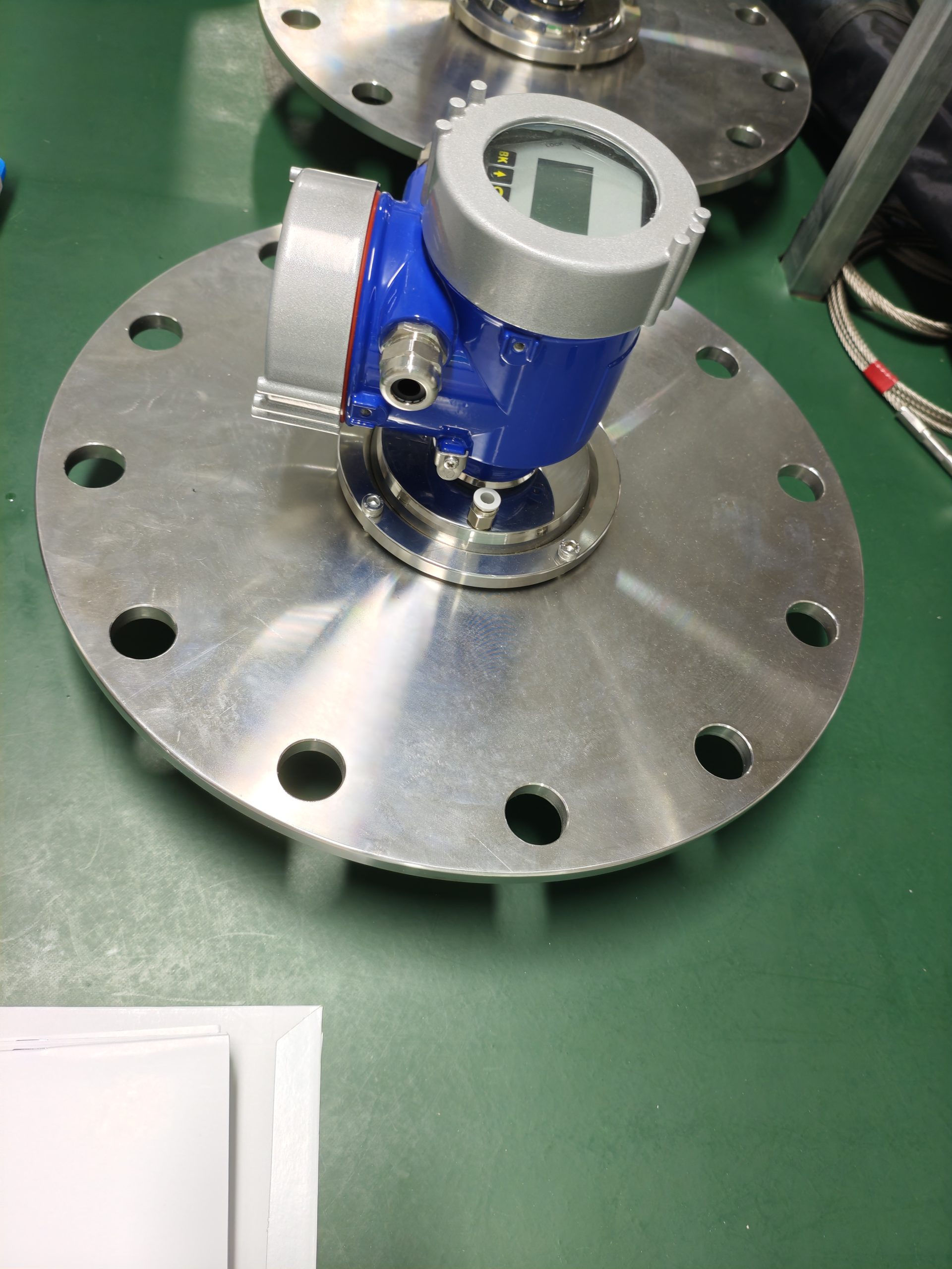 cam-bien-muc-radar-80ghz-do-chat-long-35m-hoantrantdh